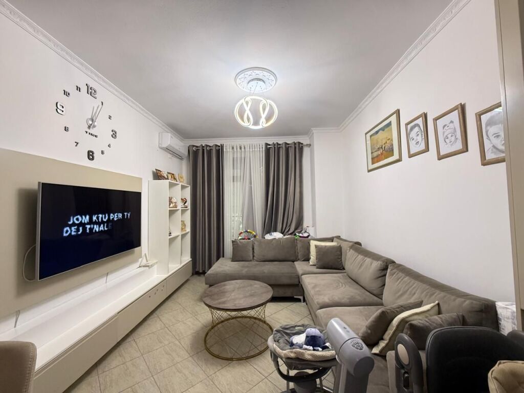 Appartamento 1+1 In Vendita Vicino ai Palazzi Çabej, Yzberish