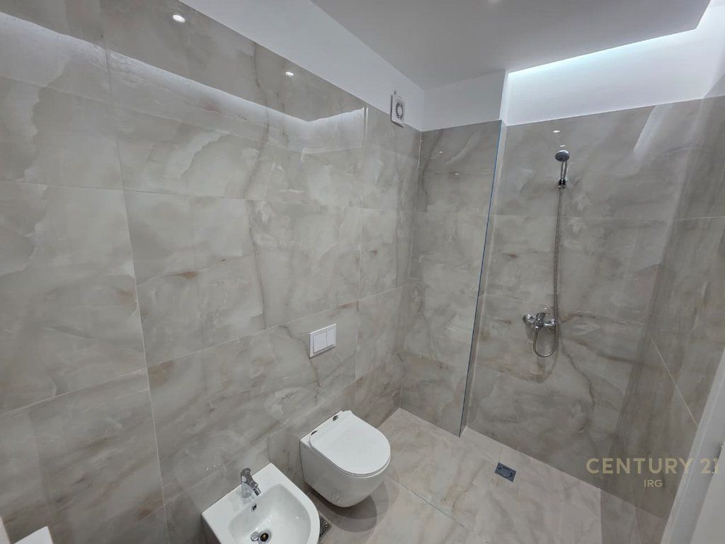 Apartament Modern 1+1 me qera tek Golden Tower Residence IRG140656