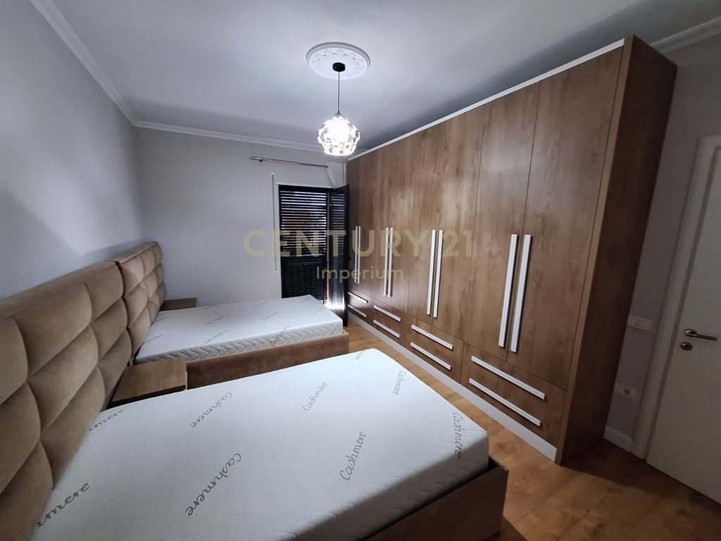 Apartament 2+1+post parkimi me qira tek Green City, Ish Fusha e Aviacionit!
