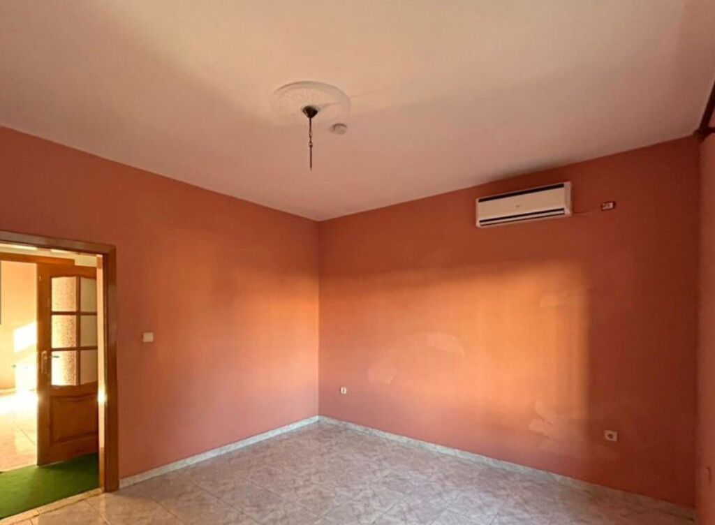 Vilë 3-katëshe për shitje në Sauk, Tiranë