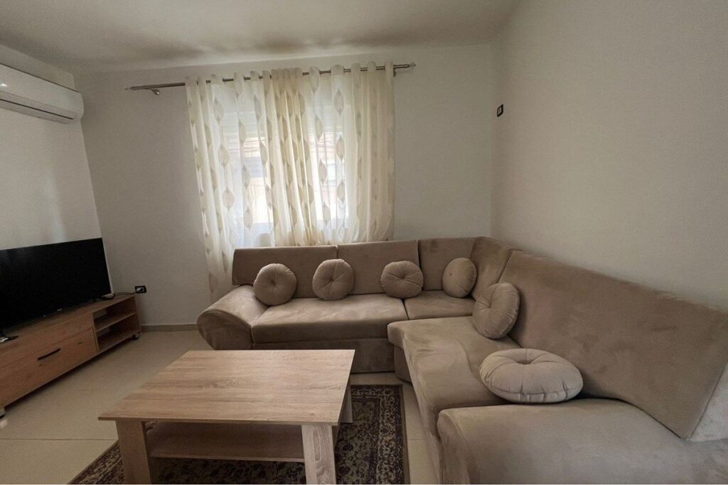 Apartment 1+1+Veranda for Rent near Fortuzi!