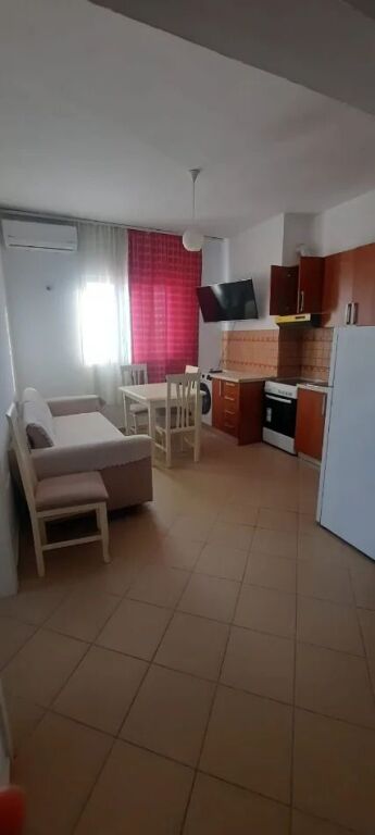 🏢Don Bosko, vicino alla scuola “Qazim Turdiu”, si affitta un appartamento arredato. 48.000 Leke