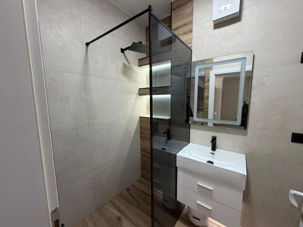 🏡 Appartamento 2+1 in affitto   📍 Zona: Yzberisht / Grand Gallery💰 Prezzo: 55.000 lek/mese