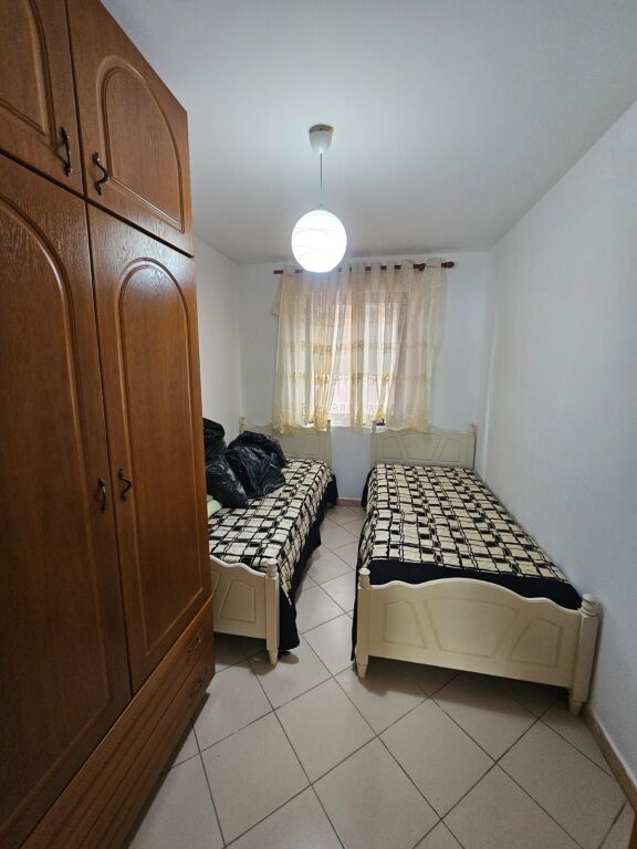 *JEPET ME QERA APARTAMENT 2+1, LAGJA 10, DURRËS*- SHKOLLA- HAJDAR DUSHI