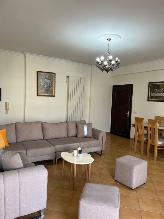 🏡 Jepet me qera Apartament Gjigand 2+1+2 &amp; 2 Bllk ne Vlore - Perballe Shk. Jani Minga - 40,000 Lekë/Muaji