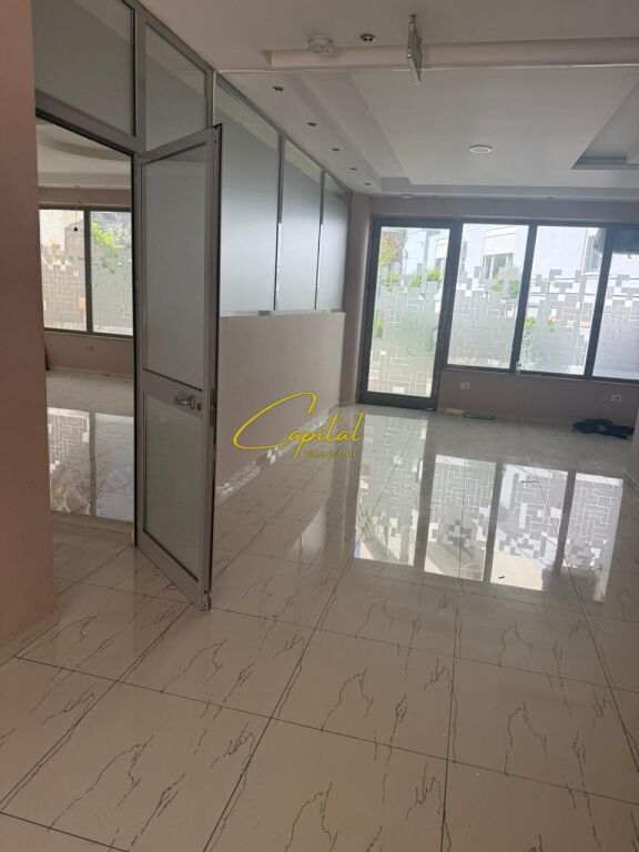 BUSINESS PREMISES FOR RENT 80 M2 DIBRA STREET 120,000 LEKE