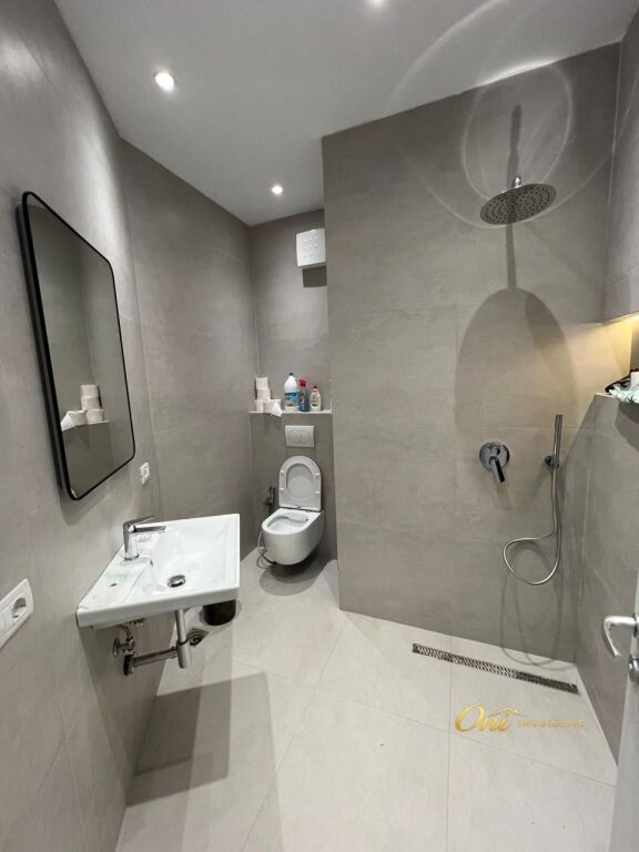 UFFICIO IN AFFITTO 135M2 PAZARI I RI
