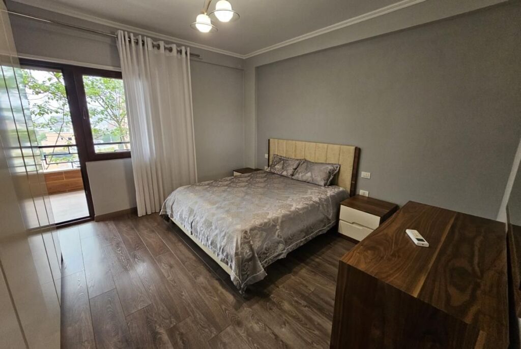 Tek Kopeshti Botanik Shitet Apartament 2+1+Depo Dhe I Mobiluar!