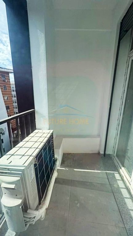 Shitet, Apartament 2+1, 5 Maji, Tirane.