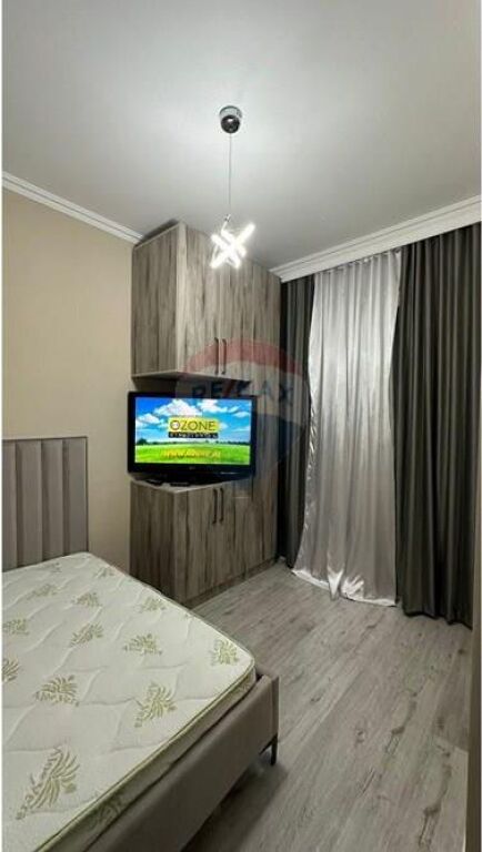 Jepet me Qera Apartament 1+1 tek Shkolla e Kuqe