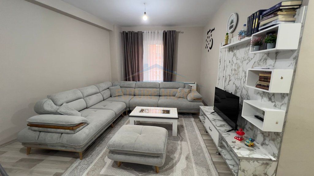 Shitet, Apartament 2+1+2+Post Parkimi, Kompleksi Jolla, Unaza e Re.