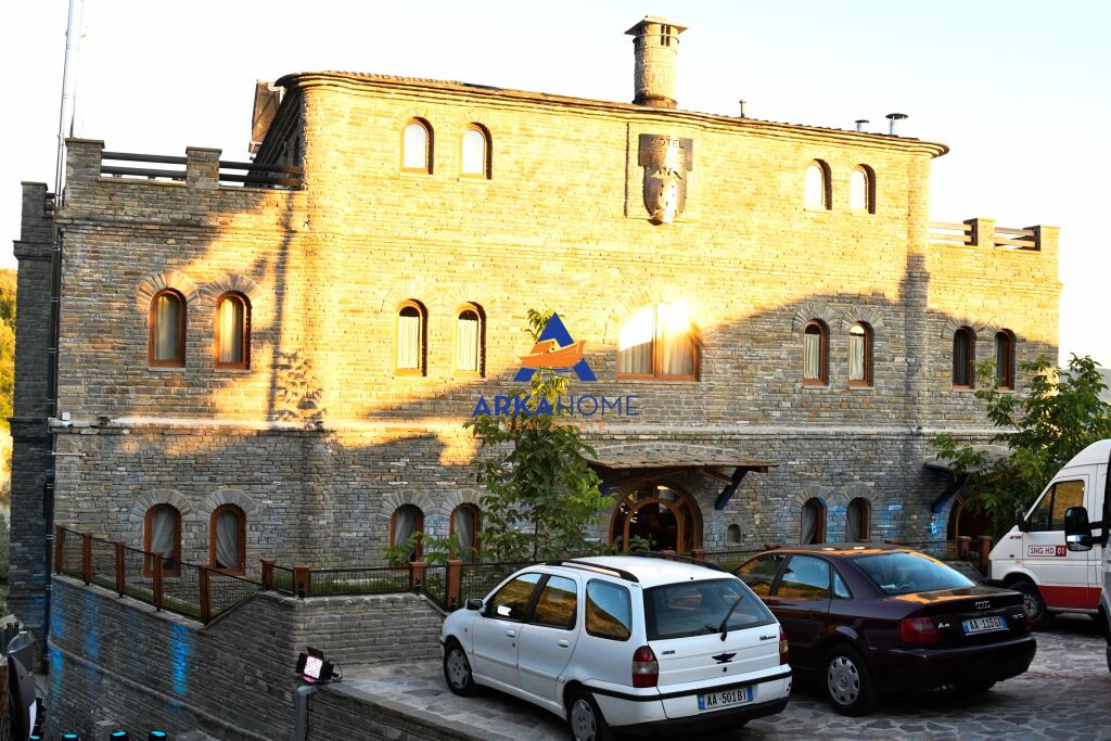 RESORT FOR SALE 1440M2 "MAMICA SQUARE, PETRELE" 4,000,000 EURO