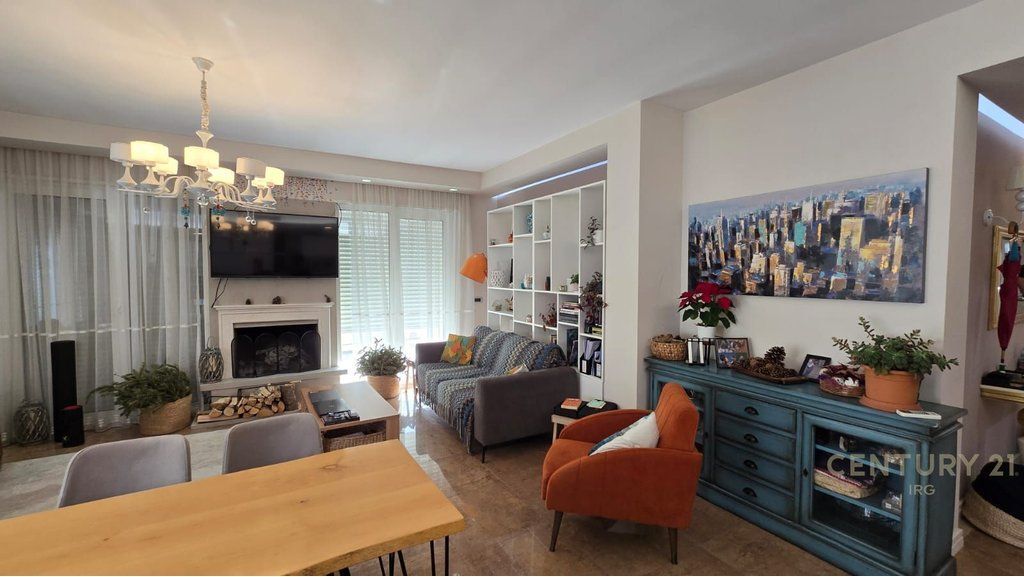 JEPET ME QERA PENTHOUSE 3+1+2 ME VERANDE + POST PARKIMI, LIQENI I THATE!!!