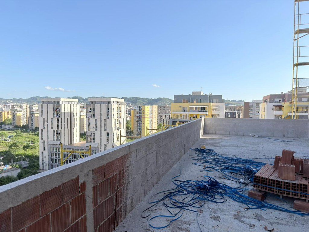 Rruga Dritan Hoxha, Shesim Apartament 2+1 me Verandë 165,000 € Sip. Totale  79m2