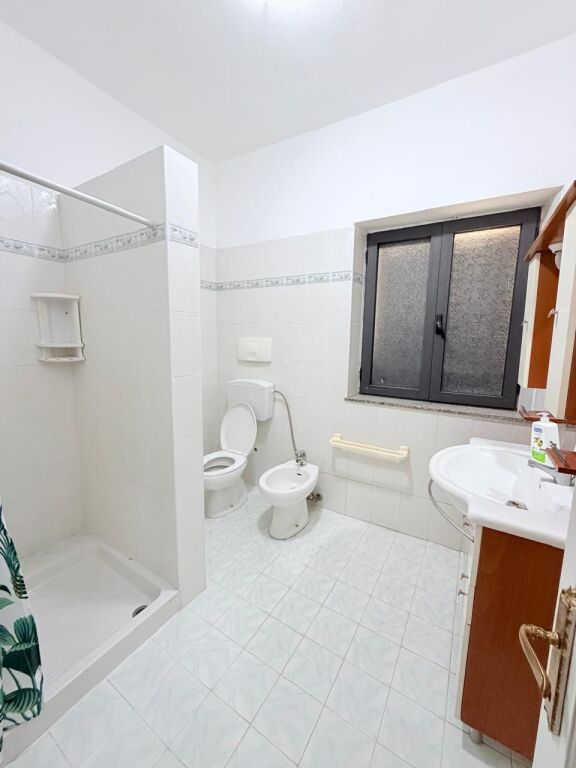 JEPET ME QERA APART-HOTEL NE ZONEN HEKURUDHA, PLAZH