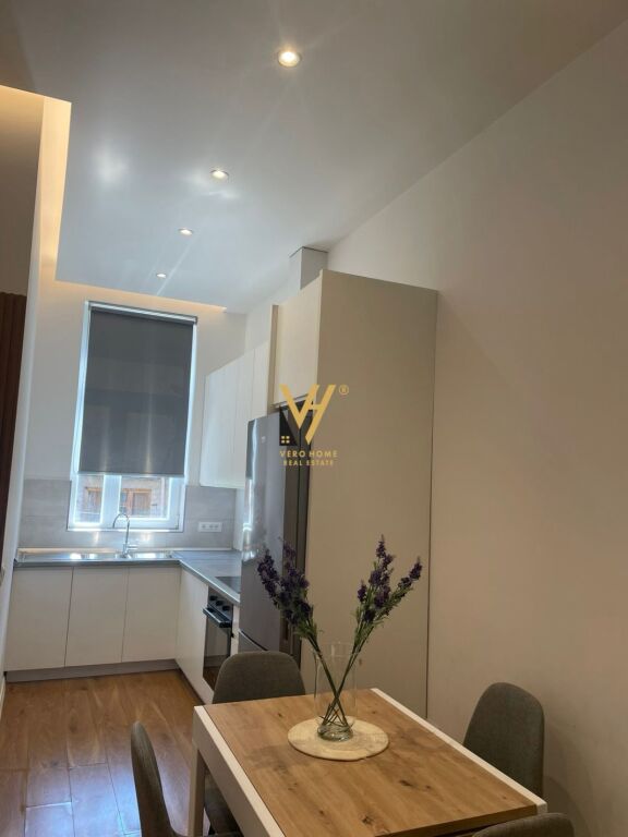 JEPET APARTAMENT 2+1 ME QERA TE RRUGA E DURRESIT 800 EURO