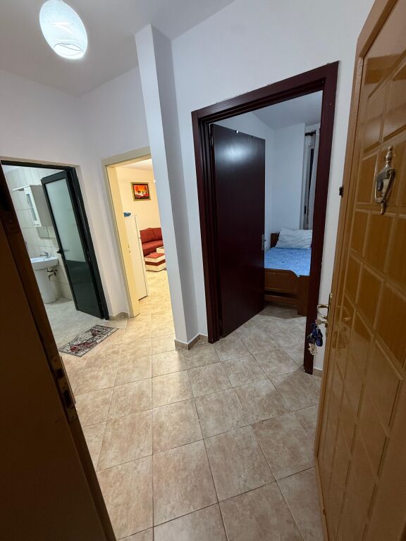 Jepet me qira 2+1 Vila L Astir 45.000 leke
