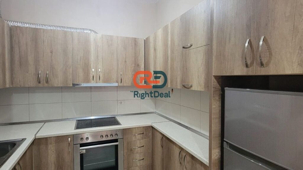Ne Astir, Jepet Me Qira Apartament 1+1, Gati Per Banim!!!