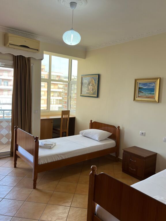 🏡 Jepet me qera Apartament Gjigand 2+1+2 &amp; 2 Bllk ne Vlore - Perballe Shk. Jani Minga - 40,000 Lekë/Muaji