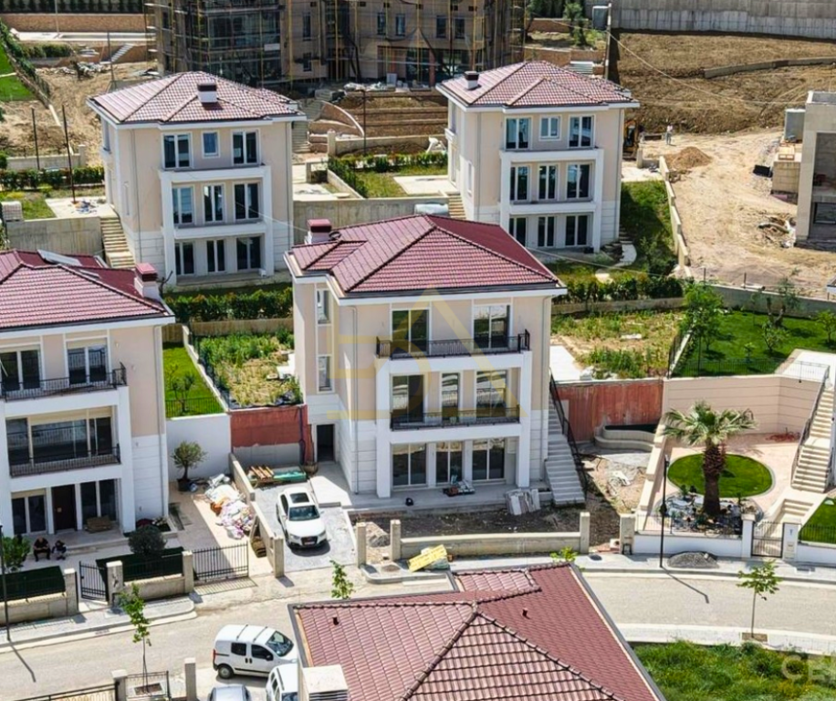 Villa su 3 Piani in Vendita – Lundër, Mullet, Tirana