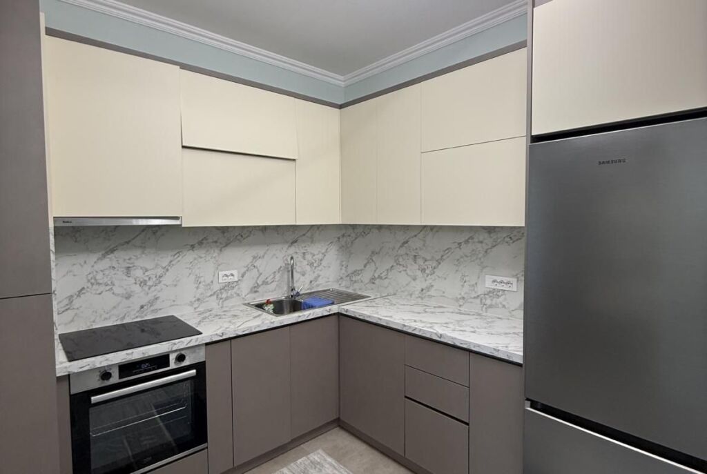 Tek Bulevardi Ri Jepet Apartament 2+1+2 I Mobiluar!