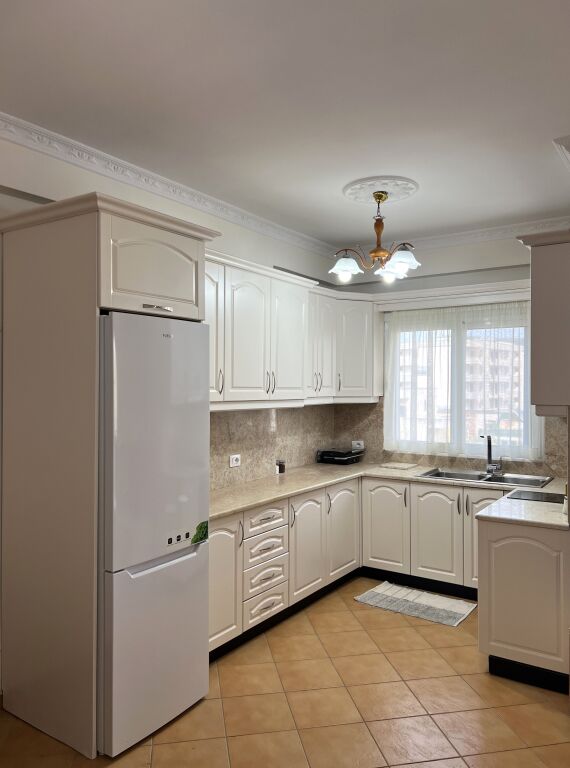 🏡 Jepet me qera Apartament Gjigand 2+1+2 &amp; 2 Bllk ne Vlore - Perballe Shk. Jani Minga - 40,000 Lekë/Muaji