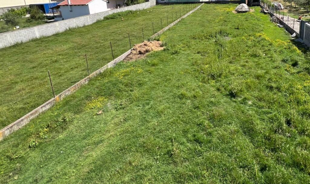 SHITET TOKE 1200 M2 ME NJOLLE NDERTIMI XHAFZOTAJ DURRES 60000 EURO