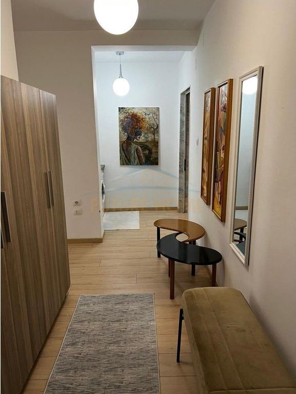 Qera, Apartament 2+1+2+Post Parkimi, Komuna e Parisit, Tiranë.