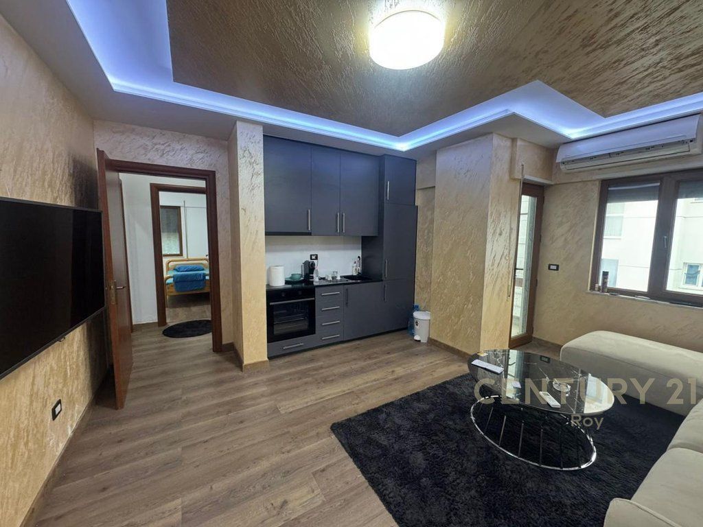 SHITET APARTAMENT 2+1 VIJE E PARE ME DETIN NE MALIN E ROBIT , DURRES !