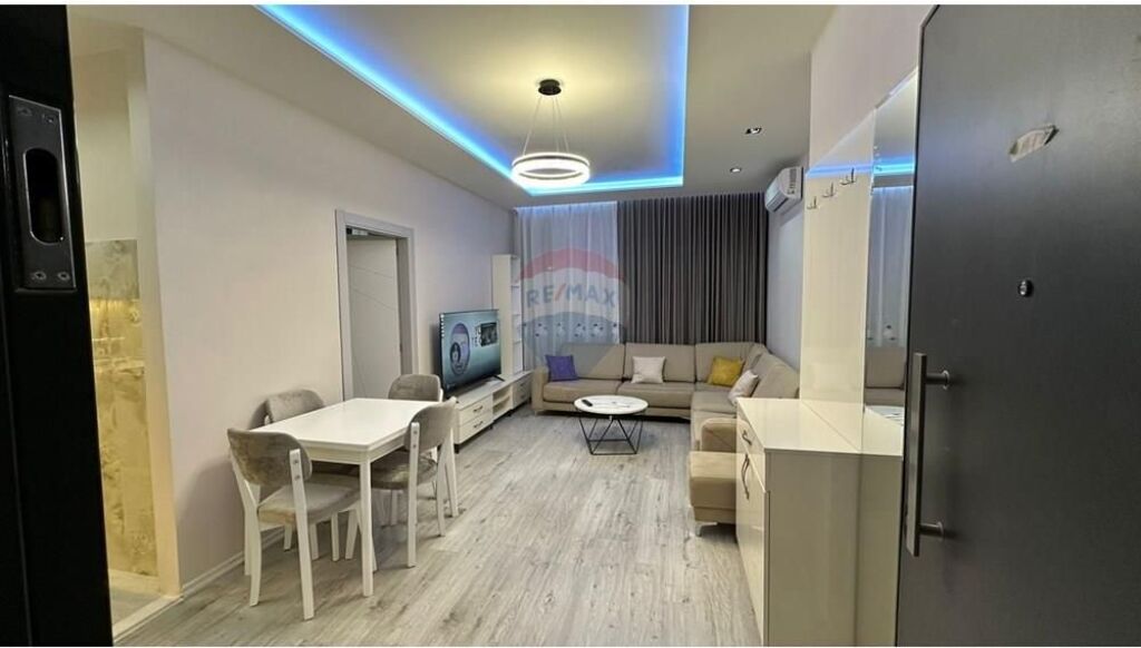 Jepet me Qera Apartament 1+1 tek Shkolla e Kuqe