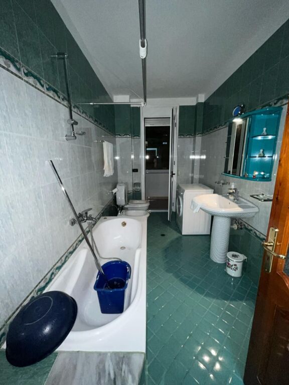 🏡 FOR RENT | JEPET ME QIRA APARTAMENT 3+1+2+2 – VLORË, SKELE (BULEVARDI)