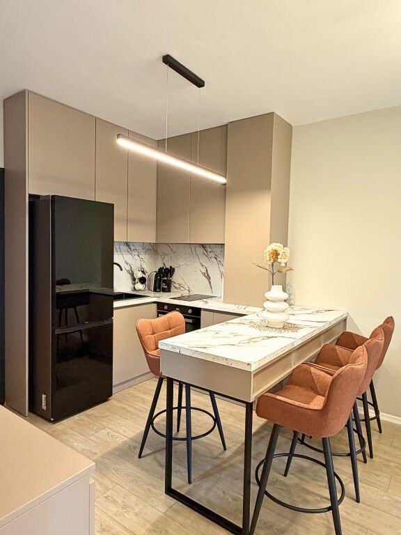 Appartamento Premium 1+1 in Affitto a Univers City – Completamente Nuovo, con Posto Auto!
