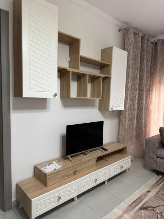 Qera | Apartament 2 + 1+2 | Rruga 5 Maji | 600 €/muaj