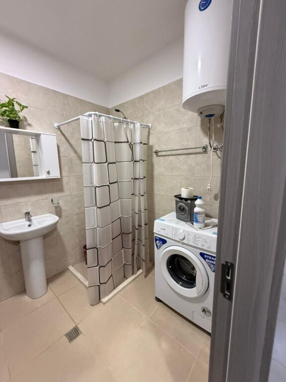 Qera | Apartament 2 + 1+2 | Rruga 5 Maji | 600 €/muaj