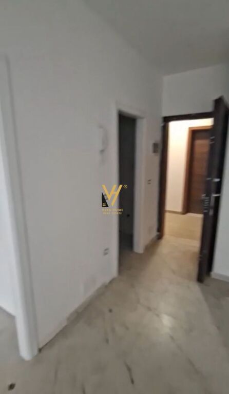JEPET ZYRE 55 M2 ME QERA TEK AURA, LAPRAKE 500 EURO