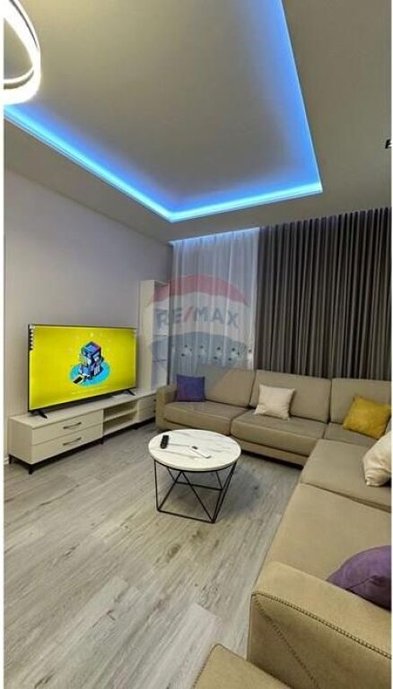 Jepet me Qera Apartament 1+1 tek Shkolla e Kuqe