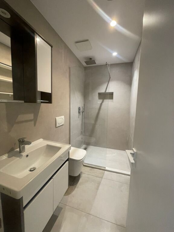 🏢Asim Vokshi Street, opposite the "Harry Fultz" Institute, a 1+1 furnished apartment is for rent. 50,000 Leke