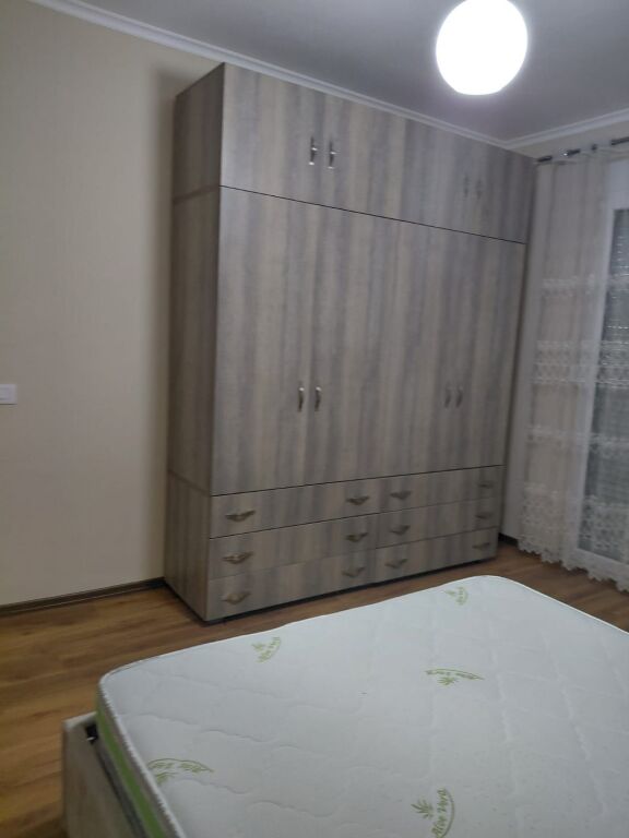 Jepet me qira 2+1 Rruga 5 Maji 550 mije leke