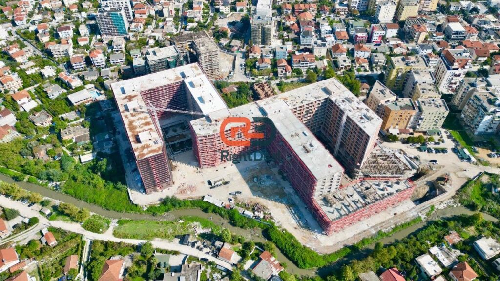 Tek Riverside Residence, Shitet Apartament 1+1 Me Planimetri Te Rregullt Dhe Orientim Perfekt !!!