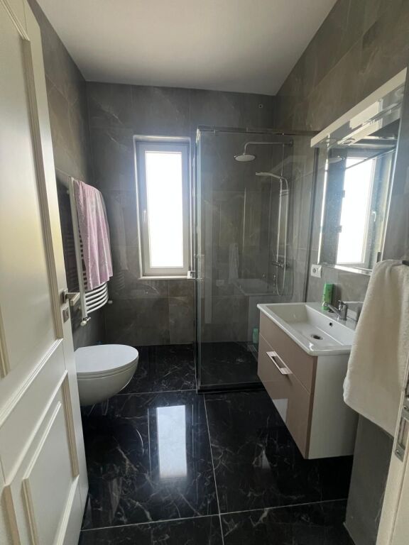SHITET APARTAMENT 2+1 + 2 TUALETE + 3 BALLKONE /  Kompleksi Latifi, Kinostudio