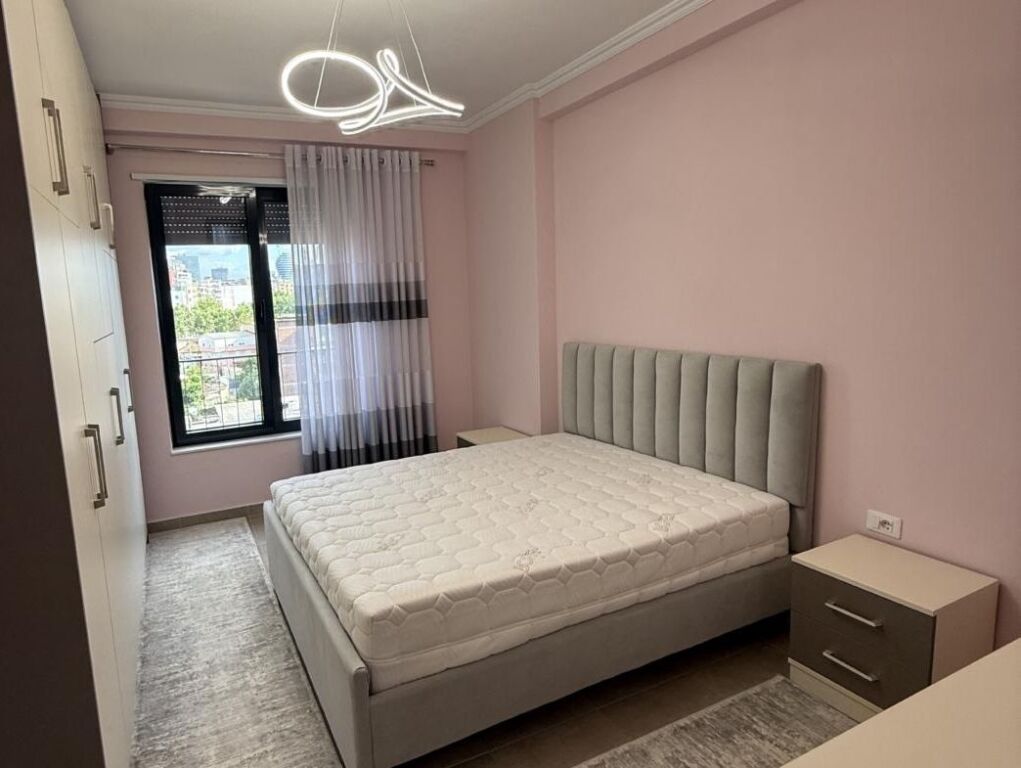 Tek Bulevardi Ri Jepet Apartament 2+1+2 I Mobiluar!