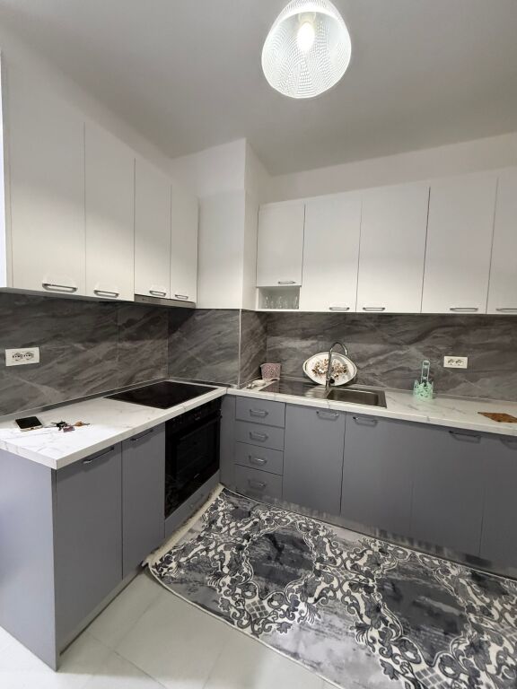 Qera | Apartament 2 + 1+2| Rruga 5 Maji | 600 €/muaj