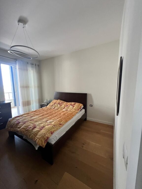 SHITET APARTAMENT 2+1 + 2 TUALETE + 3 BALLKONE /  Kompleksi Latifi, Kinostudio