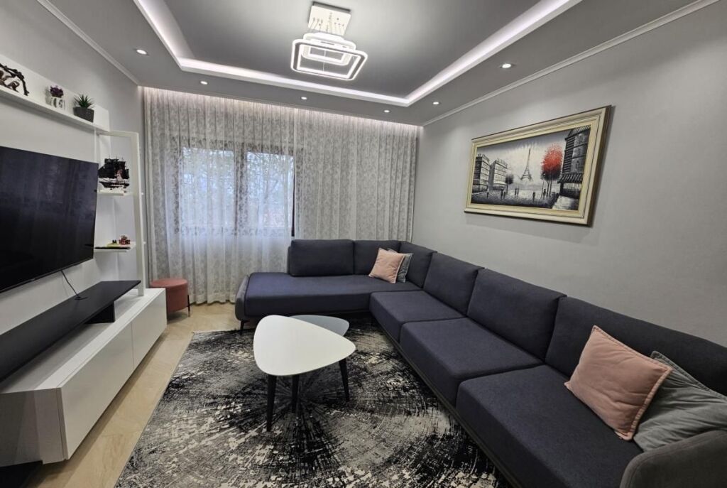 Tek Kopeshti Botanik Shitet Apartament 2+1+Depo Dhe I Mobiluar!