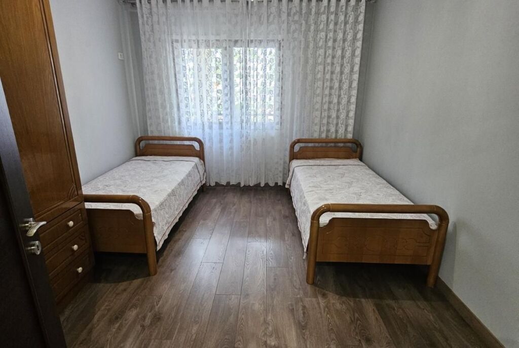 Tek Kopeshti Botanik Shitet Apartament 2+1+Depo Dhe I Mobiluar!