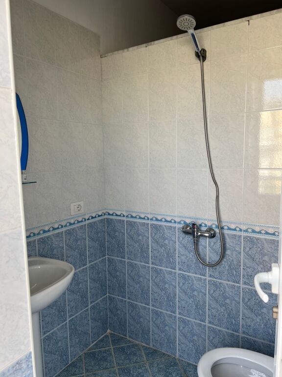 🏡 Jepet me qera Apartament Gjigand 2+1+2 &amp; 2 Bllk ne Vlore - Perballe Shk. Jani Minga - 40,000 Lekë/Muaji