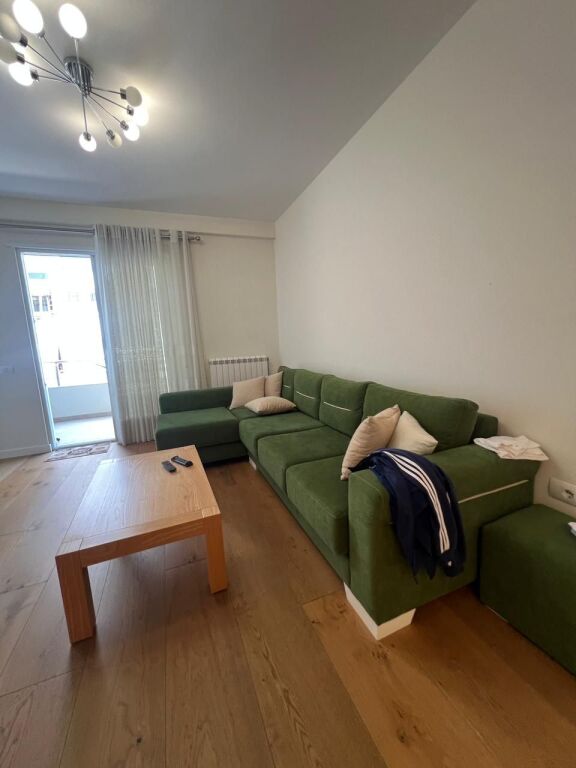 SHITET APARTAMENT 2+1 + 2 TUALETE + 3 BALLKONE /  Kompleksi Latifi, Kinostudio