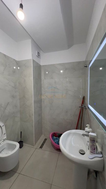 Shitet, Apartament 2+1+2+Post Parkimi, Kompleksi Jolla, Unaza e Re.