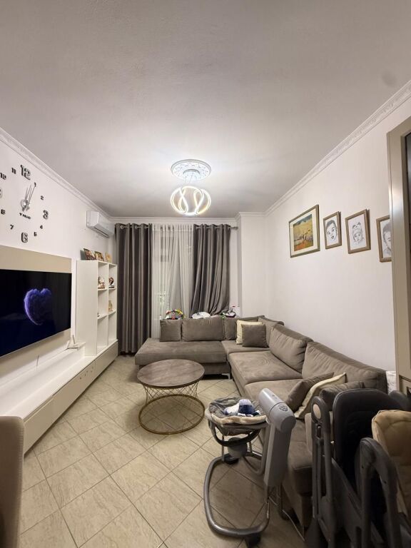 Appartamento 1+1 In Vendita Vicino ai Palazzi Çabej, Yzberish