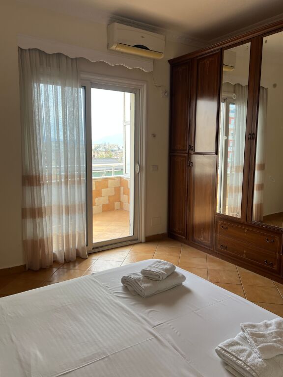 🏡 Jepet me qera Apartament Gjigand 2+1+2 &amp; 2 Bllk ne Vlore - Perballe Shk. Jani Minga - 40,000 Lekë/Muaji